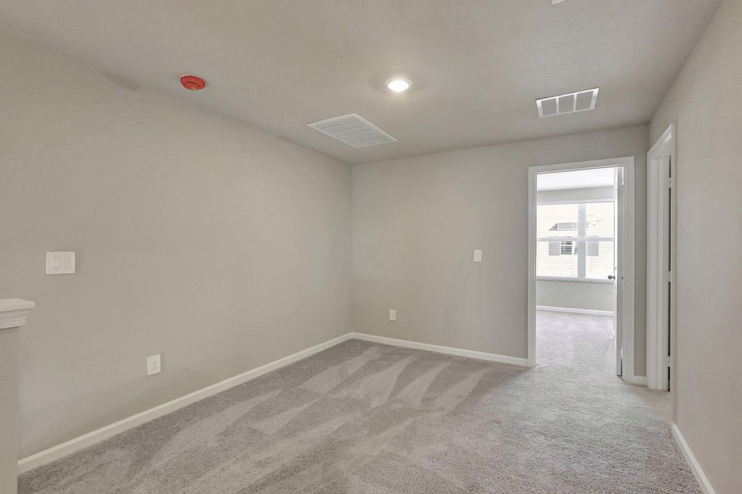 For Rent: $3,000 (3 beds, 2 baths, 1808 Square Feet)