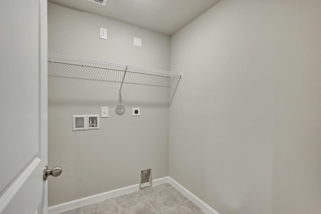 For Rent: $3,000 (3 beds, 2 baths, 1808 Square Feet)