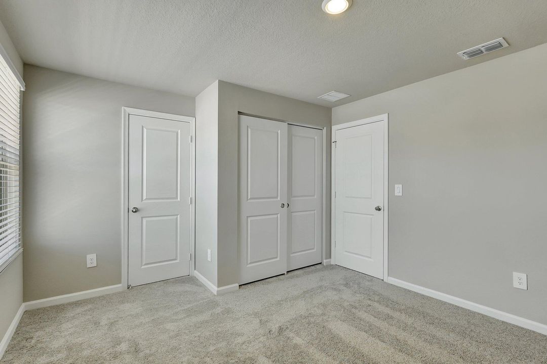 For Rent: $3,000 (3 beds, 2 baths, 1808 Square Feet)