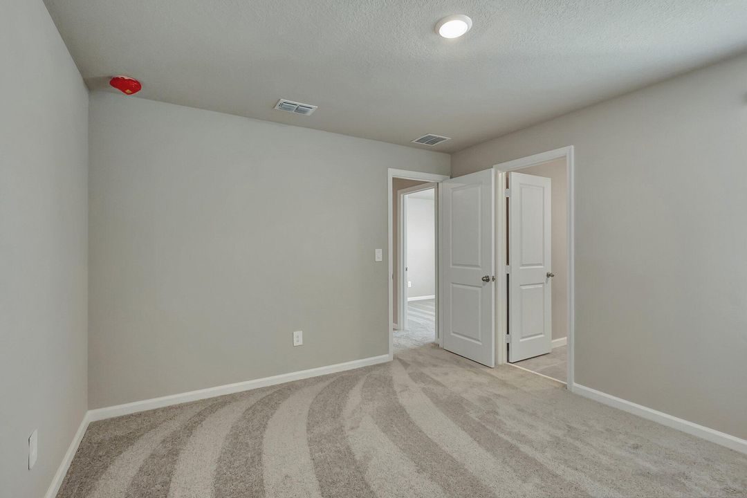 For Rent: $3,000 (3 beds, 2 baths, 1808 Square Feet)