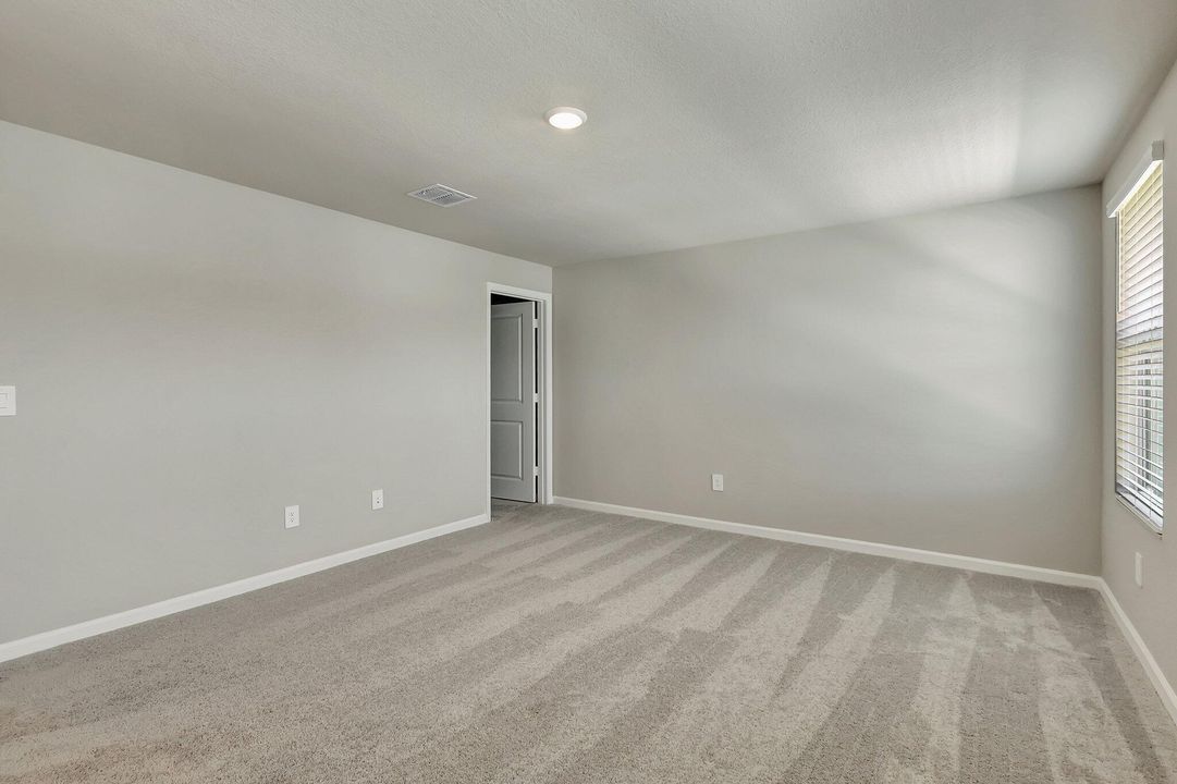 For Rent: $3,000 (3 beds, 2 baths, 1808 Square Feet)