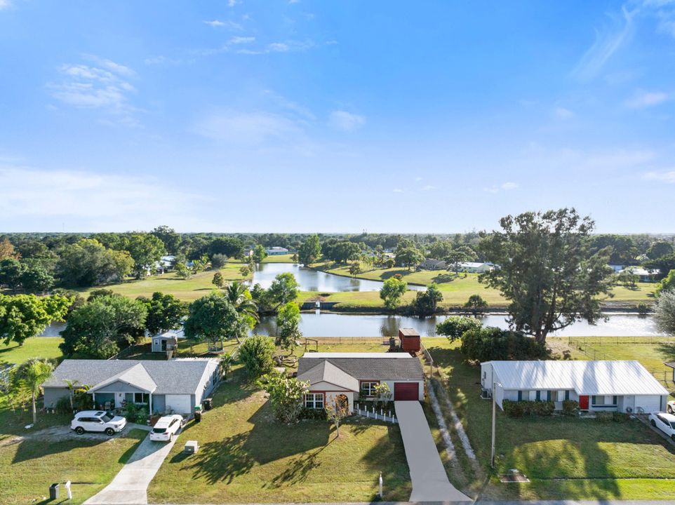 For Sale: $265,000 (3 beds, 2 baths, 1286 Square Feet)