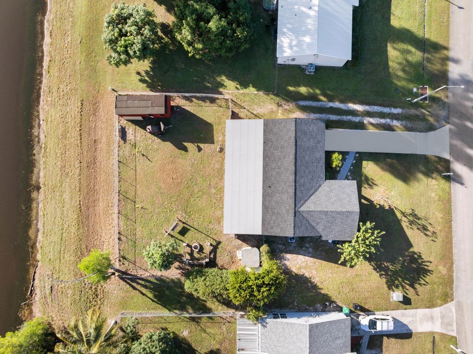 For Sale: $265,000 (3 beds, 2 baths, 1286 Square Feet)