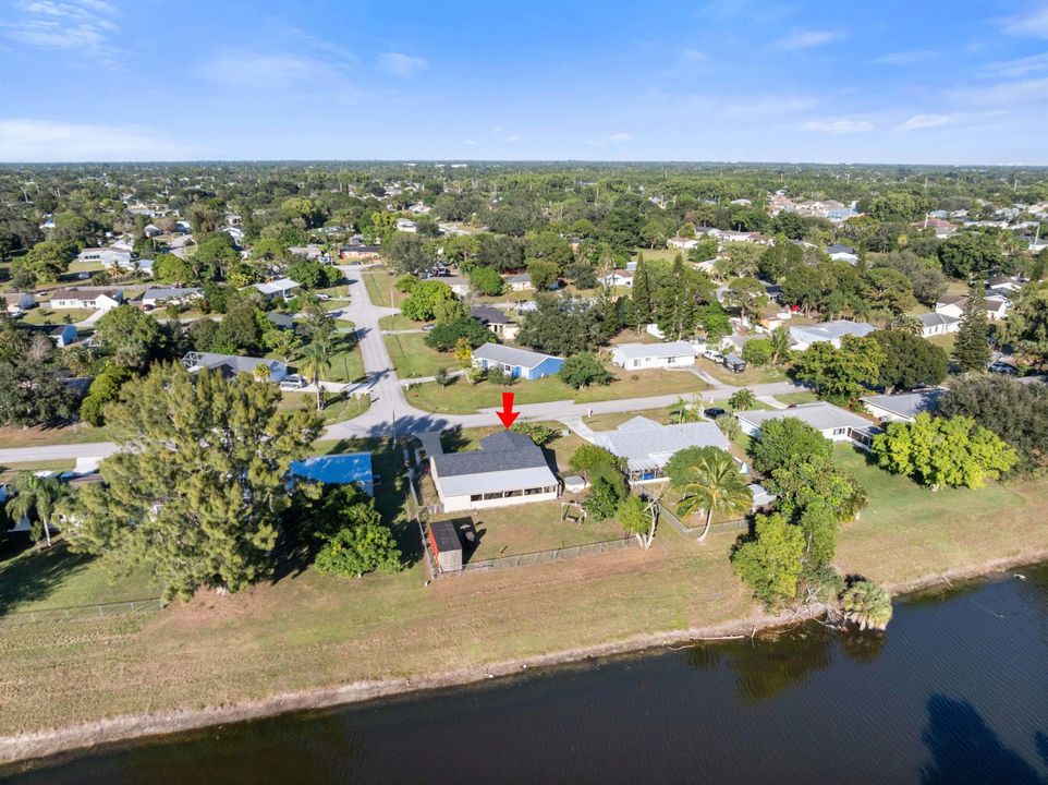 For Sale: $265,000 (3 beds, 2 baths, 1286 Square Feet)