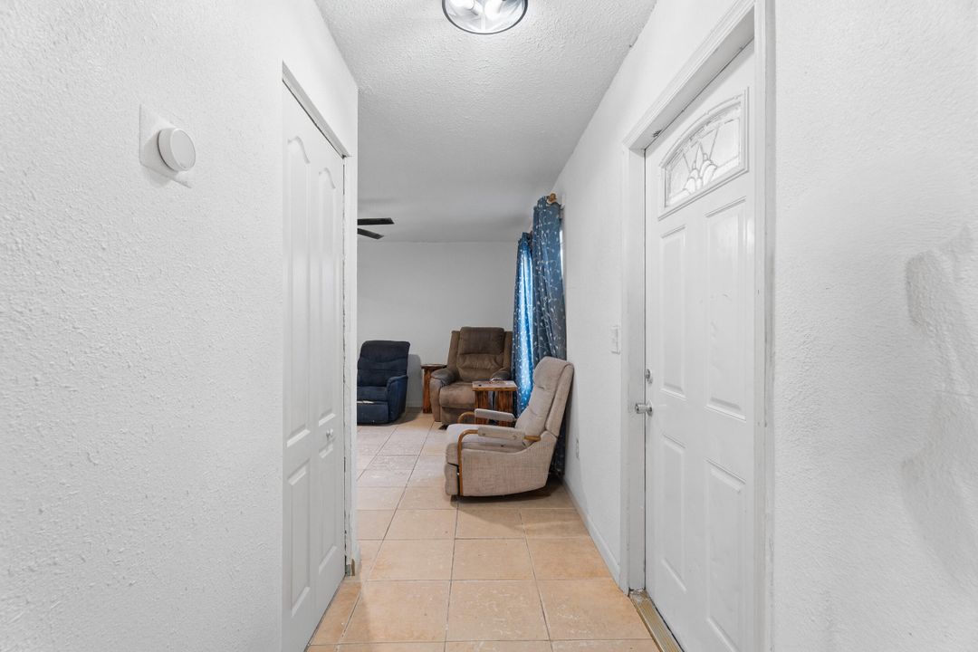 For Sale: $265,000 (3 beds, 2 baths, 1286 Square Feet)