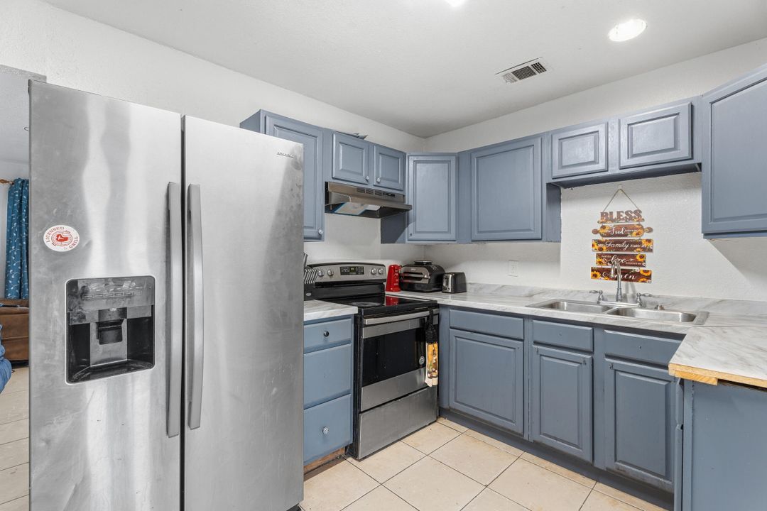 For Sale: $265,000 (3 beds, 2 baths, 1286 Square Feet)