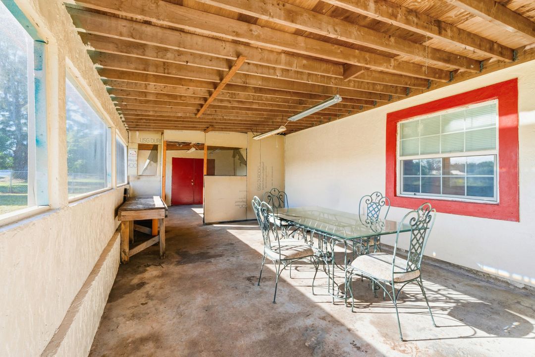 For Sale: $265,000 (3 beds, 2 baths, 1286 Square Feet)