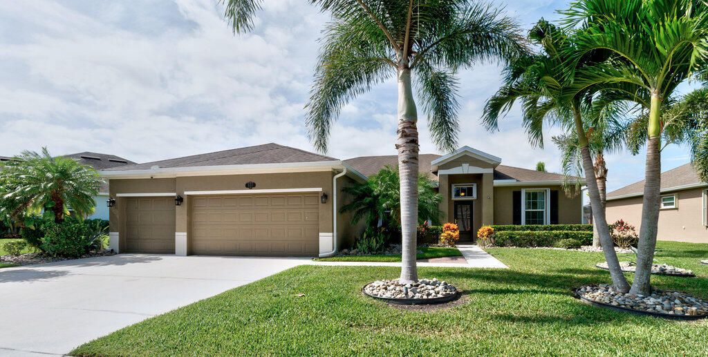 For Sale: $485,000 (3 beds, 2 baths, 2395 Square Feet)