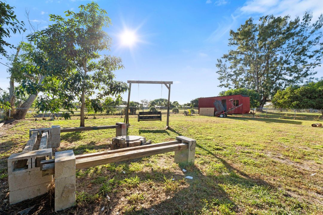 For Sale: $265,000 (3 beds, 2 baths, 1286 Square Feet)