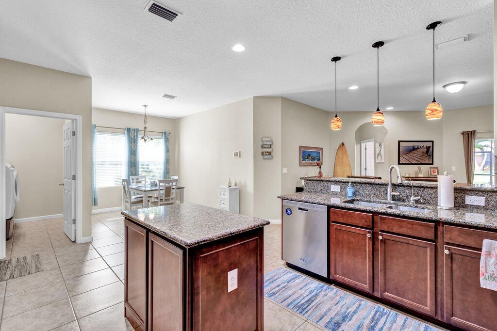 For Sale: $485,000 (3 beds, 2 baths, 2395 Square Feet)