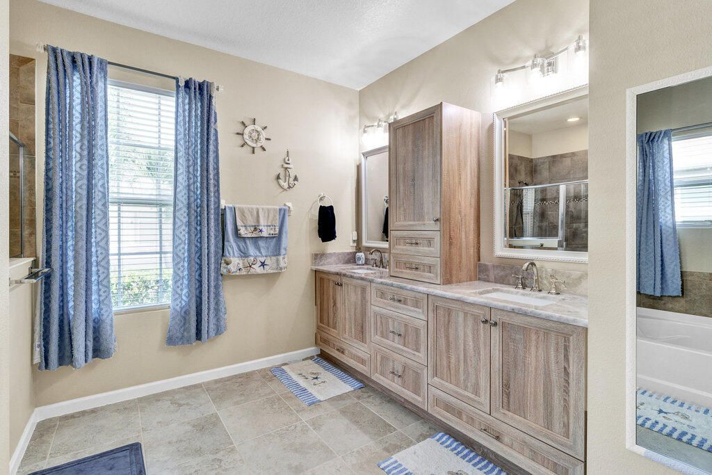 For Sale: $485,000 (3 beds, 2 baths, 2395 Square Feet)