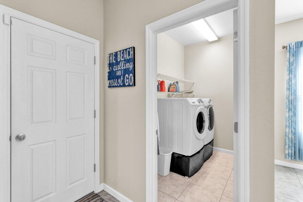 For Sale: $485,000 (3 beds, 2 baths, 2395 Square Feet)