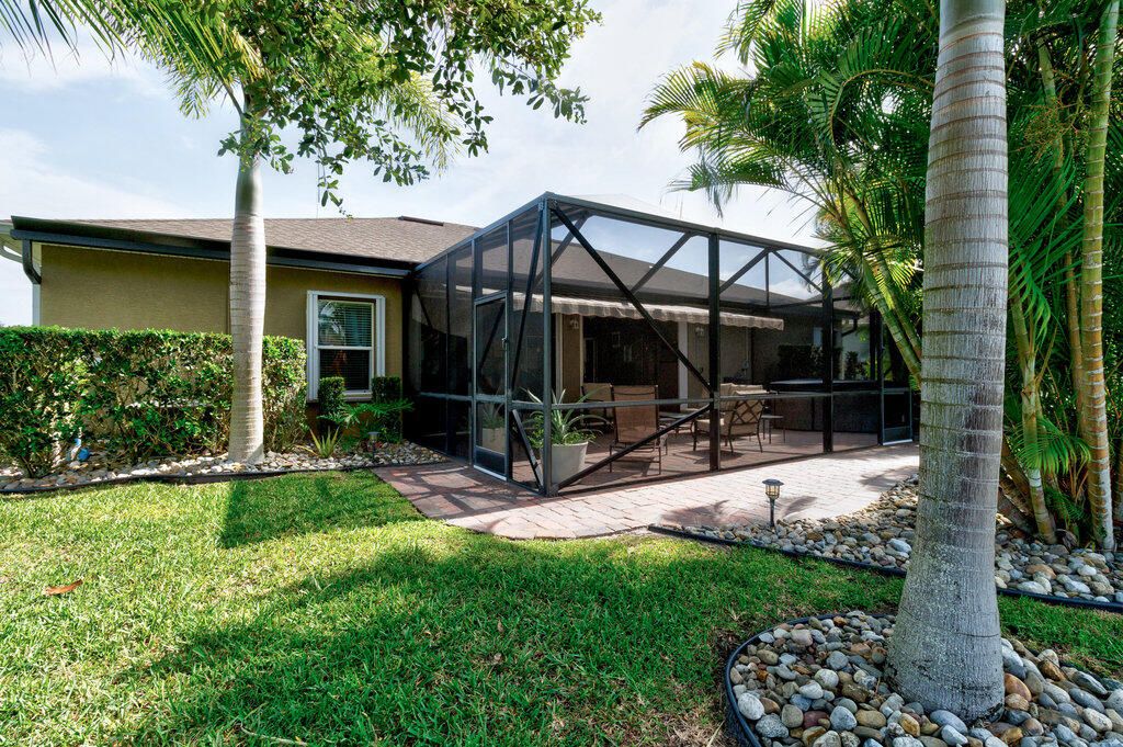 For Sale: $485,000 (3 beds, 2 baths, 2395 Square Feet)