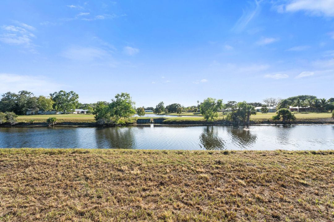 For Sale: $265,000 (3 beds, 2 baths, 1286 Square Feet)