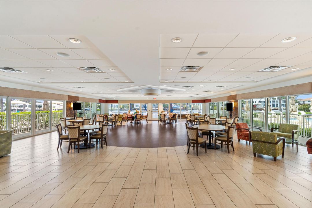 For Rent: $2,500 (2 beds, 2 baths, 1201 Square Feet)