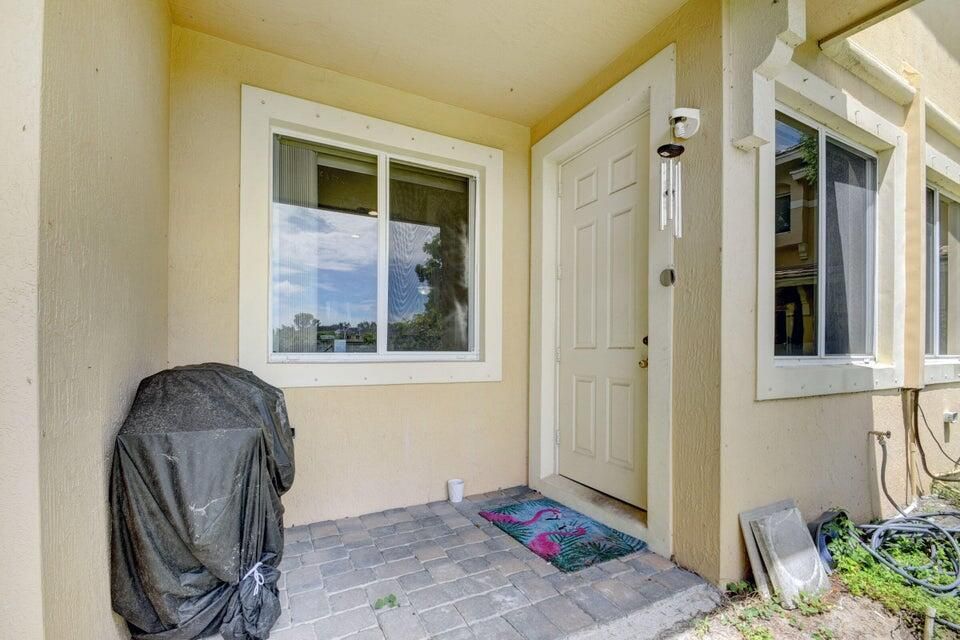 En Renta: $2,100 (3 camas, 2 baños, 1881 Pies cuadrados)