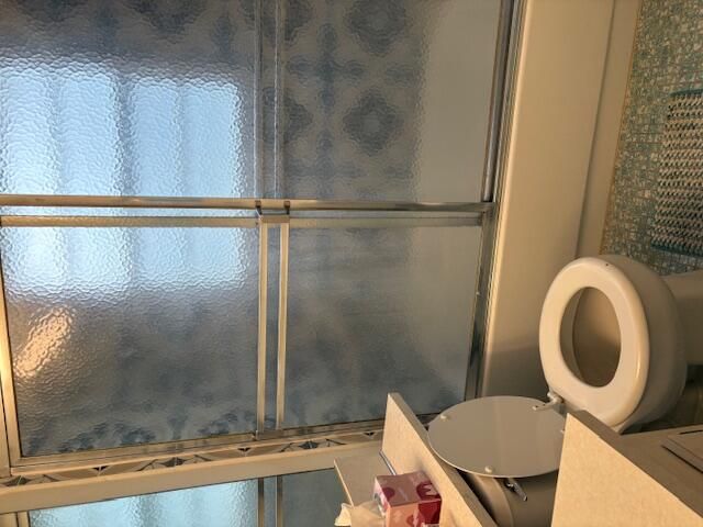 For Sale: $125,000 (2 beds, 1 baths, 820 Square Feet)