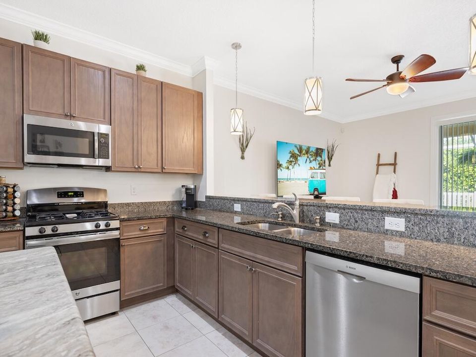 For Sale: $355,000 (3 beds, 2 baths, 1920 Square Feet)