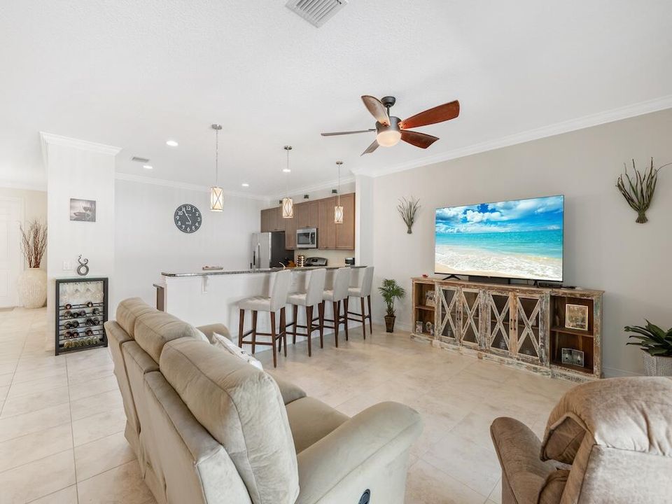 For Sale: $355,000 (3 beds, 2 baths, 1920 Square Feet)