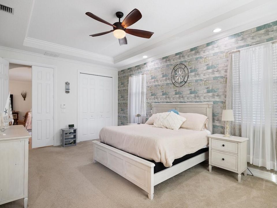 For Sale: $355,000 (3 beds, 2 baths, 1920 Square Feet)