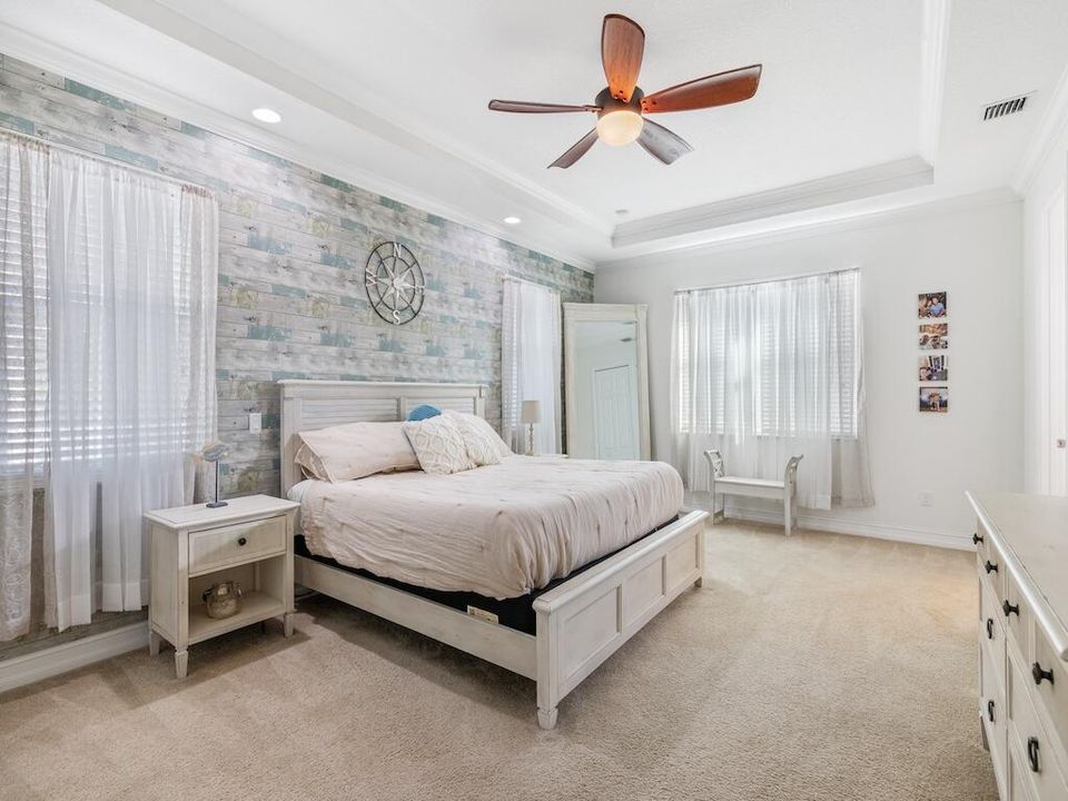 For Sale: $355,000 (3 beds, 2 baths, 1920 Square Feet)