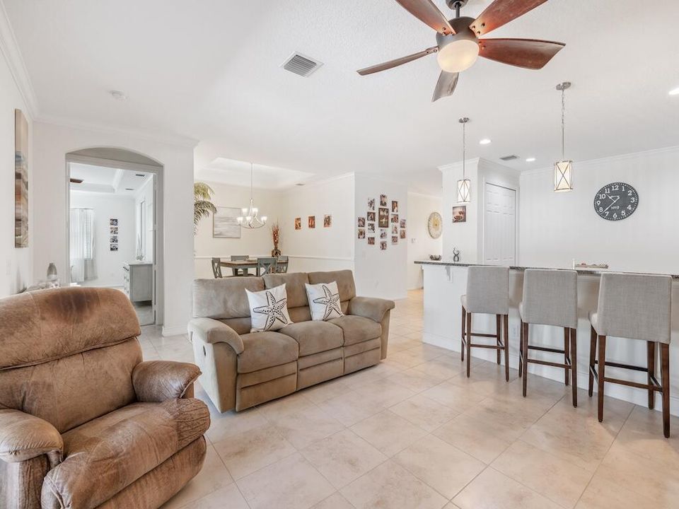 For Sale: $355,000 (3 beds, 2 baths, 1920 Square Feet)