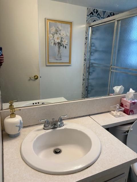 For Sale: $125,000 (2 beds, 1 baths, 820 Square Feet)