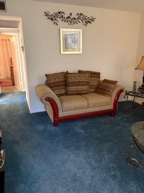 For Sale: $125,000 (2 beds, 1 baths, 820 Square Feet)