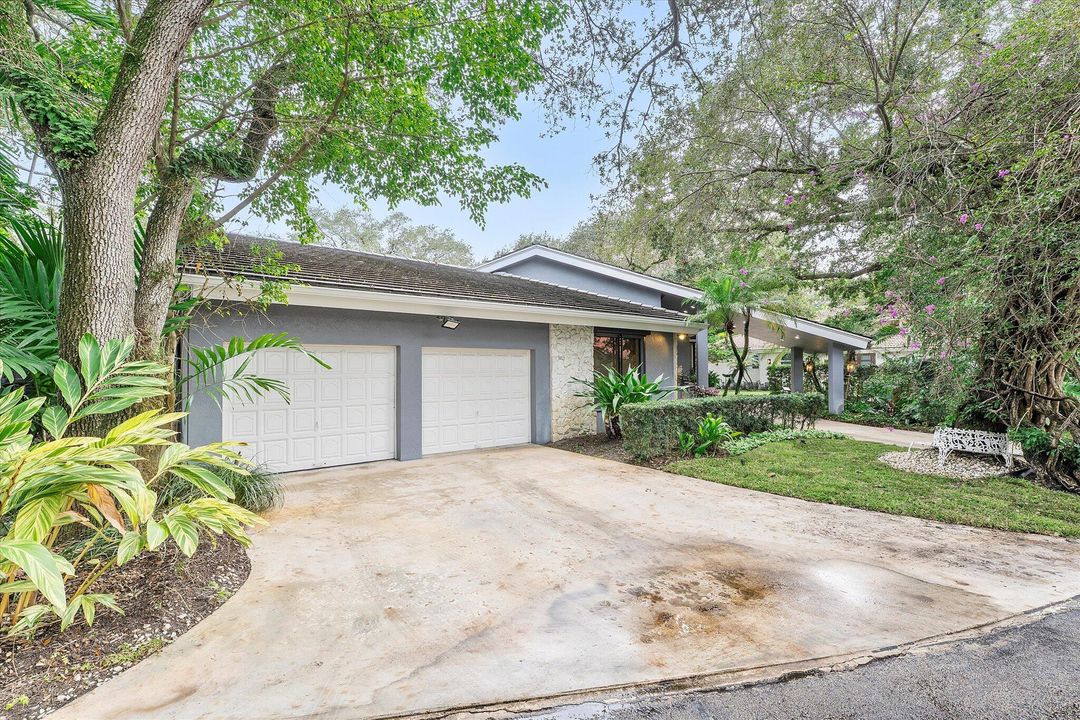 For Sale: $1,999,000 (5 beds, 4 baths, 4143 Square Feet)