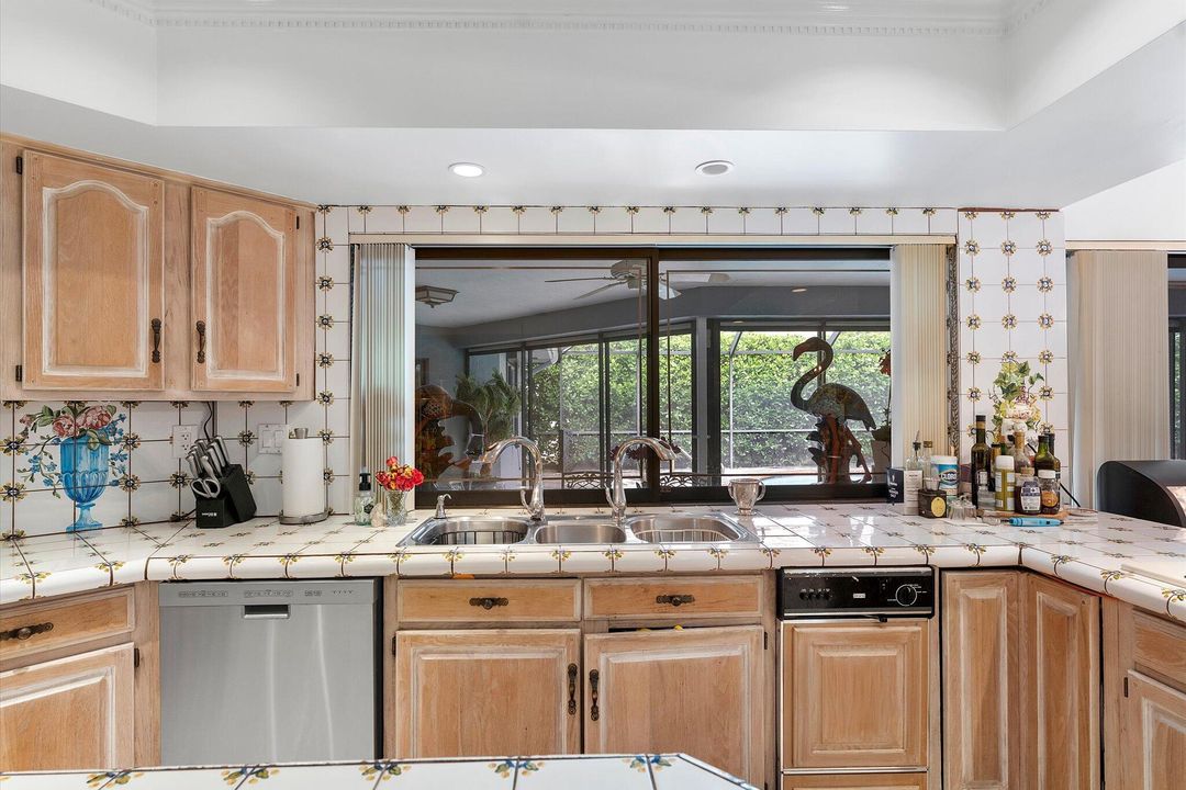 For Sale: $1,999,000 (5 beds, 4 baths, 4143 Square Feet)