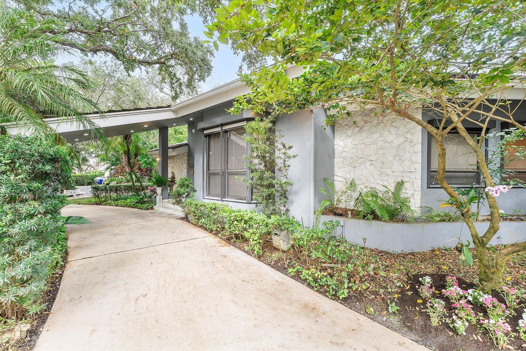 For Sale: $1,999,000 (5 beds, 4 baths, 4143 Square Feet)