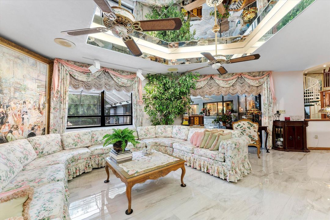 For Sale: $1,999,000 (5 beds, 4 baths, 4143 Square Feet)