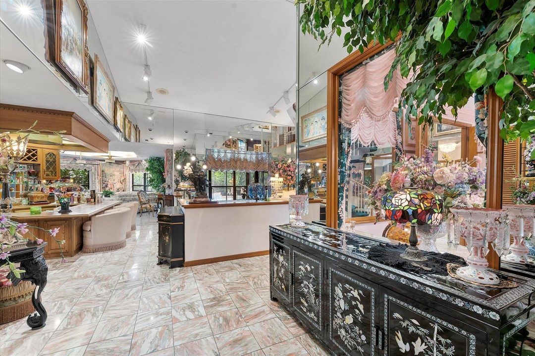 For Sale: $1,999,000 (5 beds, 4 baths, 4143 Square Feet)