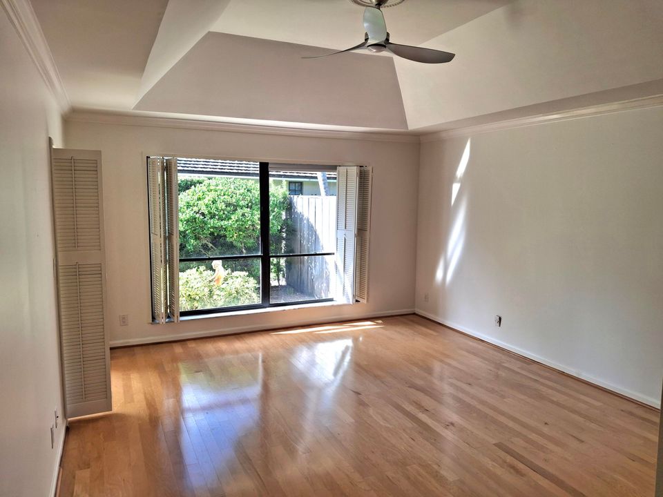 For Sale: $539,900 (3 beds, 2 baths, 2203 Square Feet)