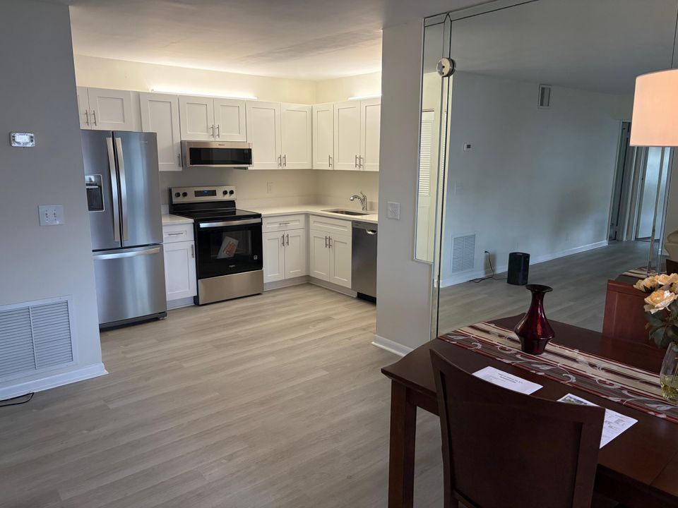 For Sale: $134,900 (1 beds, 1 baths, 780 Square Feet)