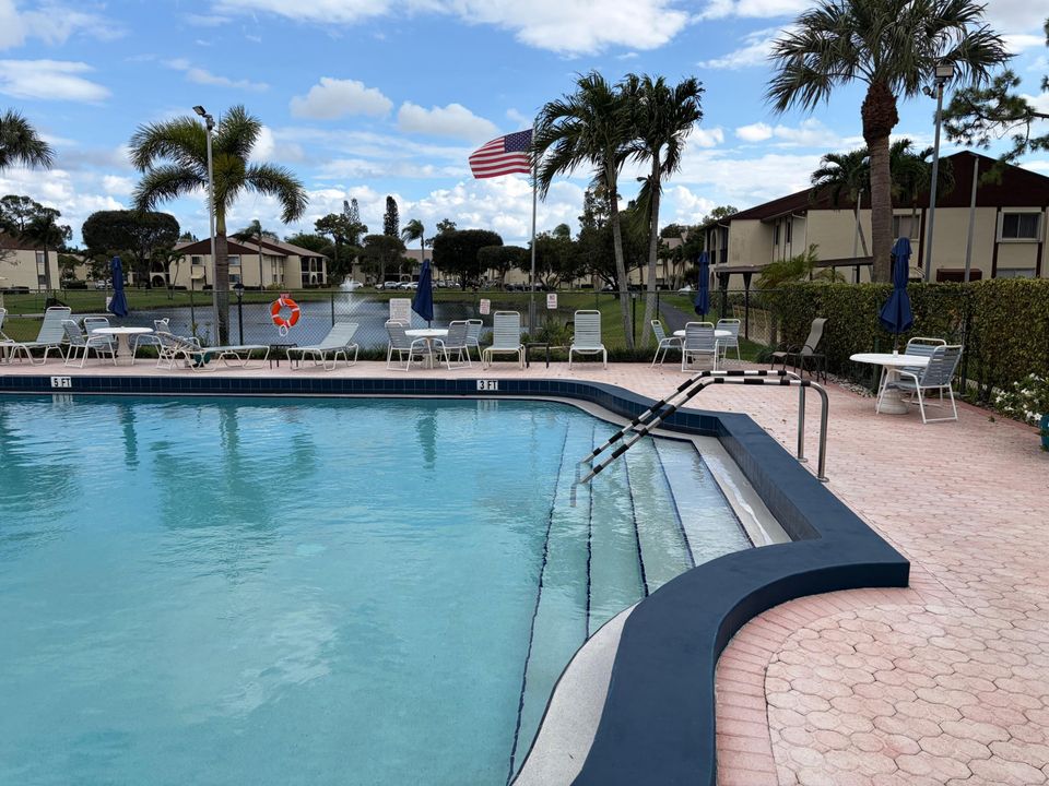 For Sale: $134,900 (1 beds, 1 baths, 780 Square Feet)