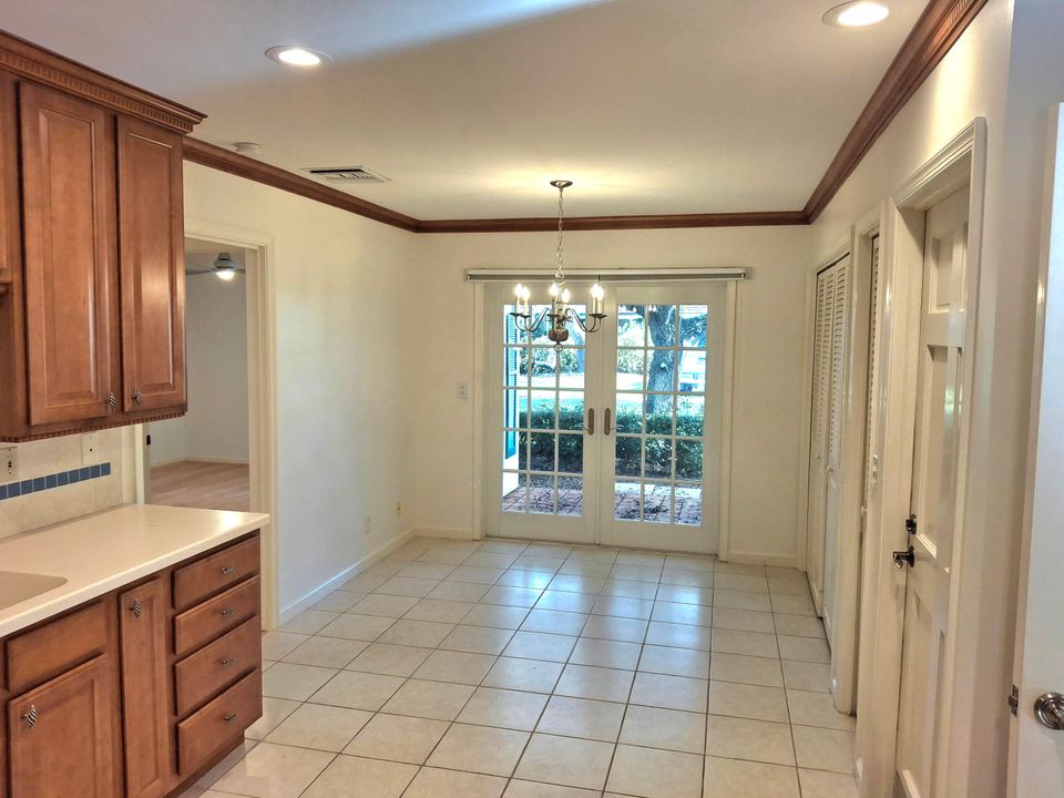 For Sale: $539,900 (3 beds, 2 baths, 2203 Square Feet)