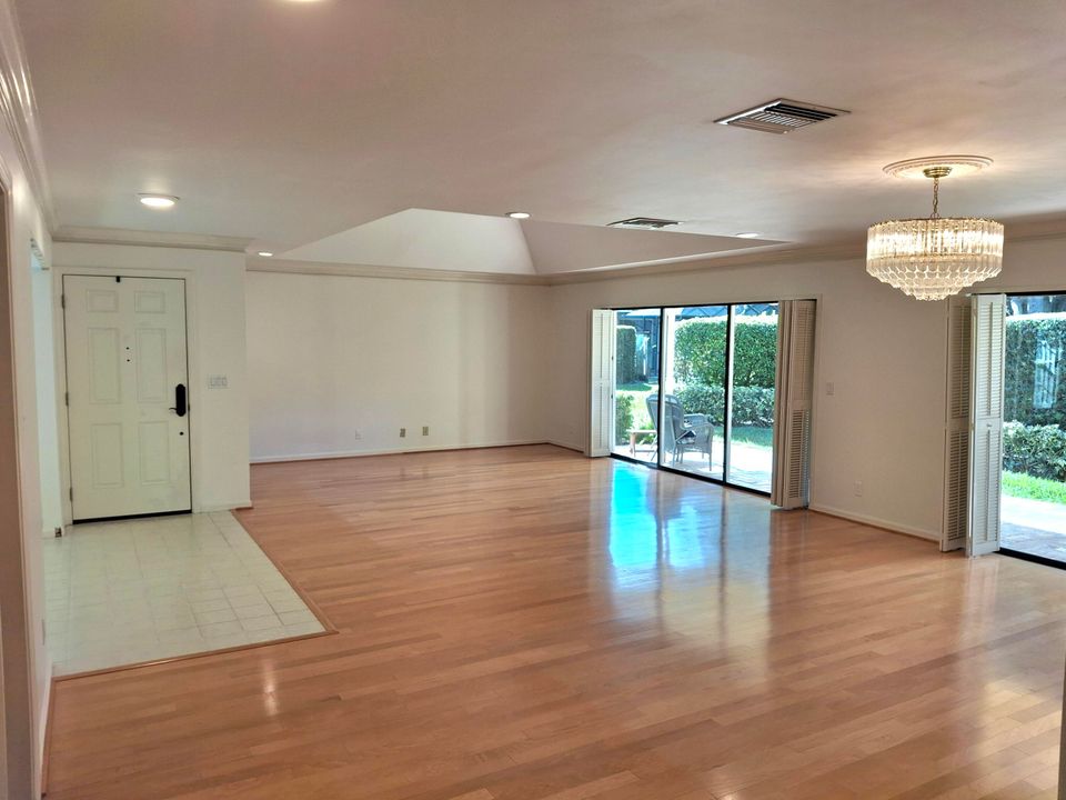 For Sale: $539,900 (3 beds, 2 baths, 2203 Square Feet)