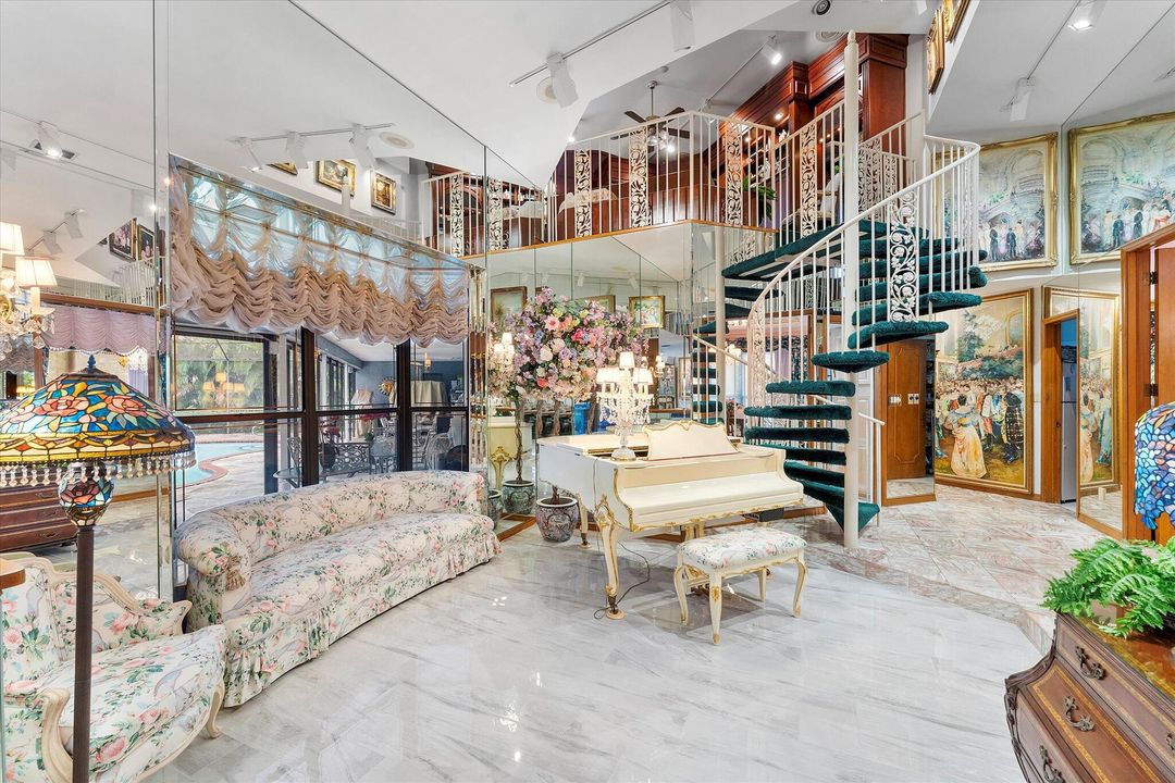 For Sale: $1,999,000 (5 beds, 4 baths, 4143 Square Feet)