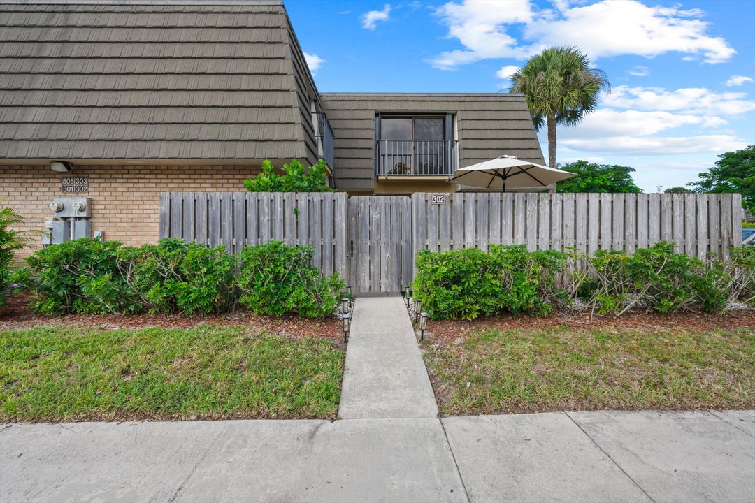 待售: $325,000 (2 贝兹, 2 浴室, 1236 平方英尺)