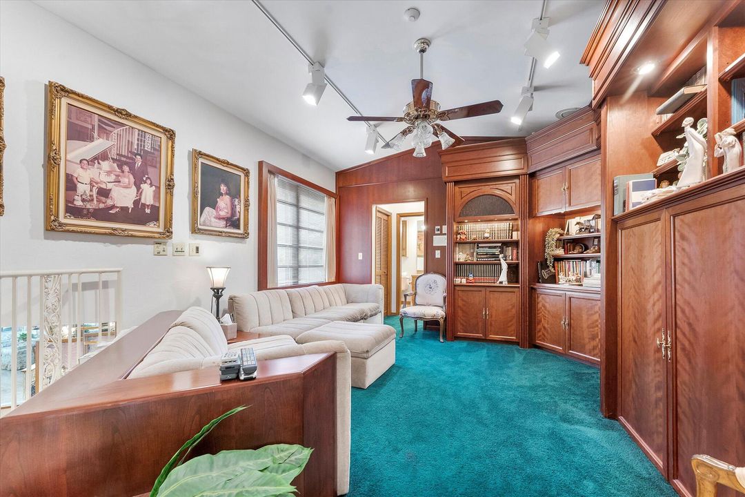 For Sale: $1,999,000 (5 beds, 4 baths, 4143 Square Feet)