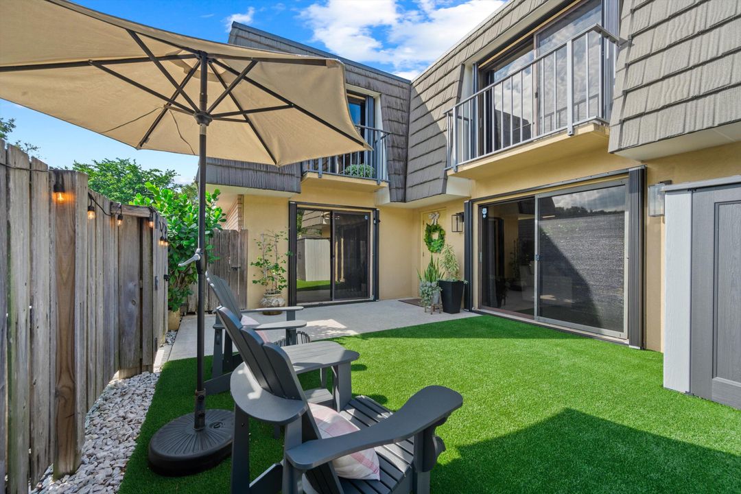 待售: $325,000 (2 贝兹, 2 浴室, 1236 平方英尺)