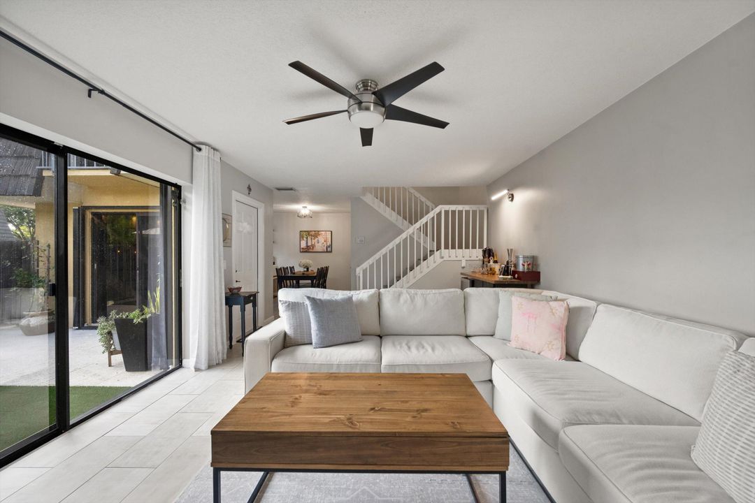 待售: $325,000 (2 贝兹, 2 浴室, 1236 平方英尺)