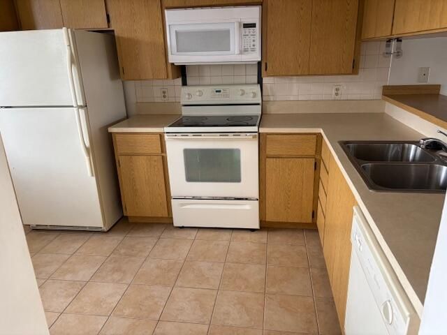 For Rent: $1,950 (2 beds, 2 baths, 1385 Square Feet)