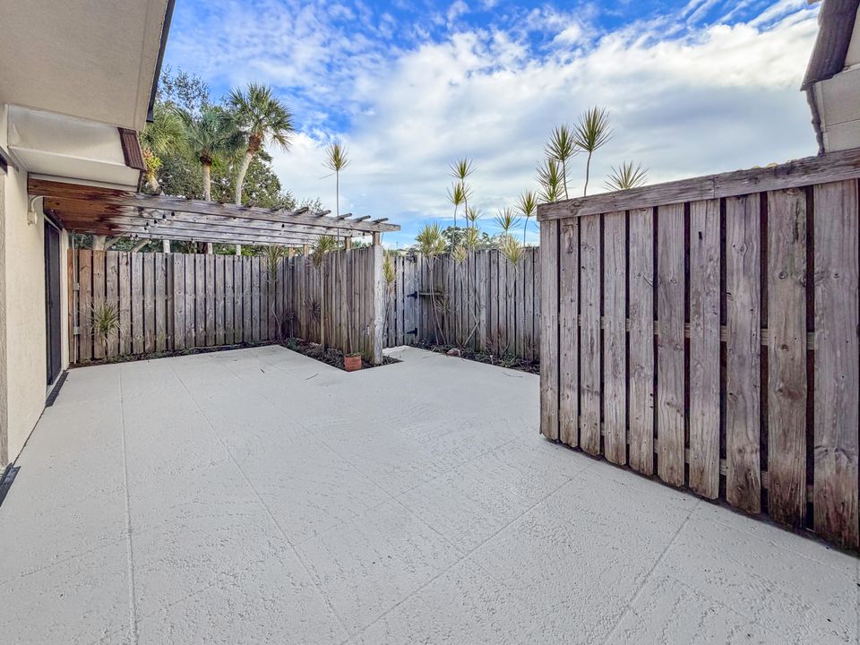 For Rent: $3,200 (2 beds, 2 baths, 1596 Square Feet)