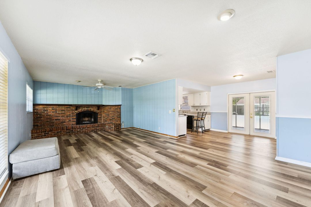 For Rent: $3,600 (3 beds, 2 baths, 1650 Square Feet)