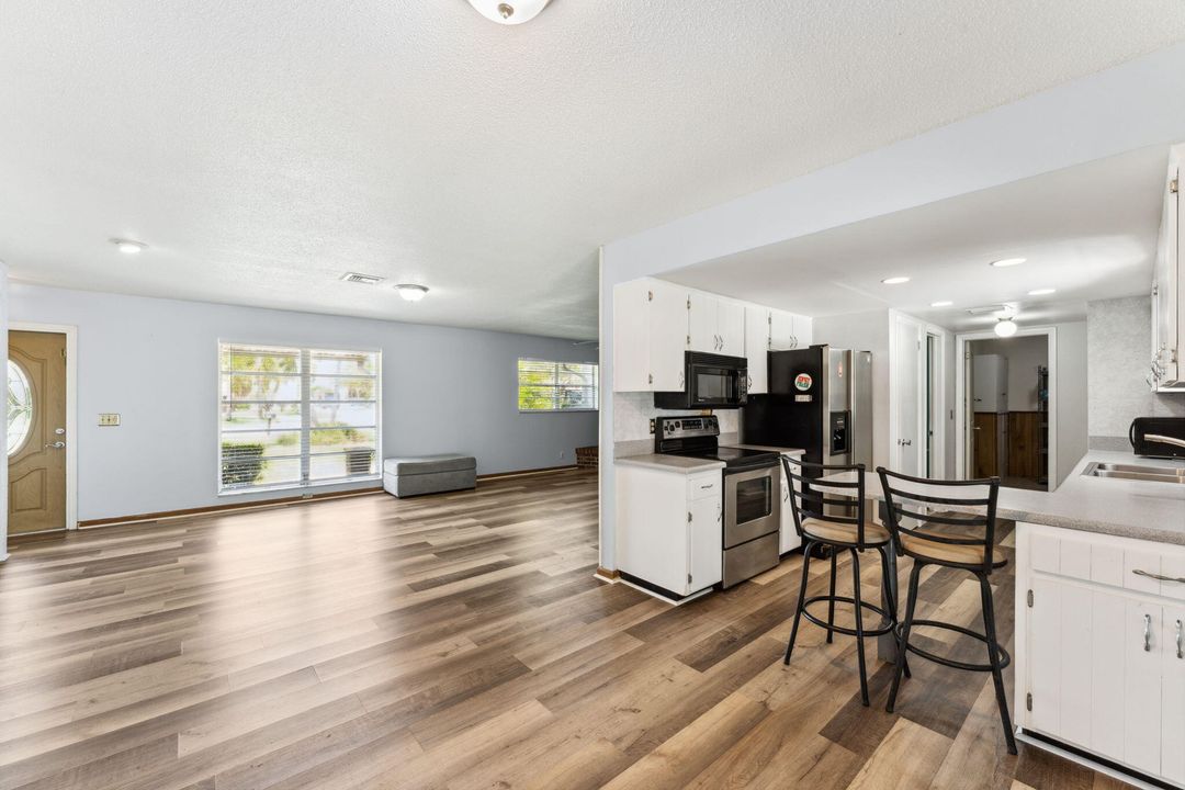 For Rent: $3,600 (3 beds, 2 baths, 1650 Square Feet)