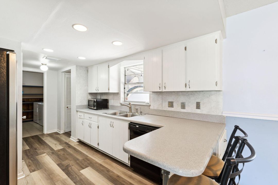 For Rent: $3,600 (3 beds, 2 baths, 1650 Square Feet)