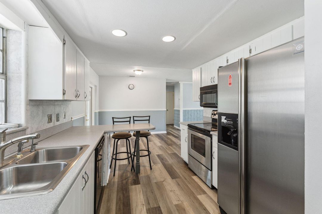 For Rent: $3,600 (3 beds, 2 baths, 1650 Square Feet)