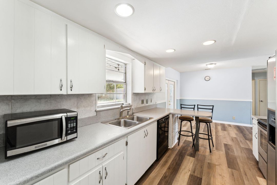 For Rent: $3,600 (3 beds, 2 baths, 1650 Square Feet)